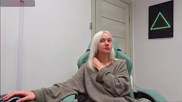 Snapshot of Laura_Chaplin chatting on September 28, 2025, 5:46 am Laura Chaplin online show from September 28, 2025, 5:46 am