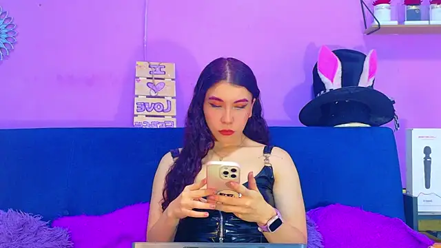 CristalRose online show from April 20, 2026, 5:48 pm