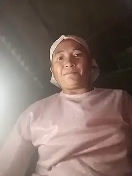 Love-Mama33 online show from October 26, 2025, 2:39 am