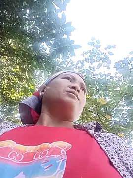 Love-Mama33 online show from November 26, 2025, 2:56 am