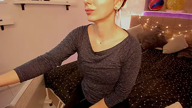 IsabelKiss online show from February 15, 2026, 7:05 am