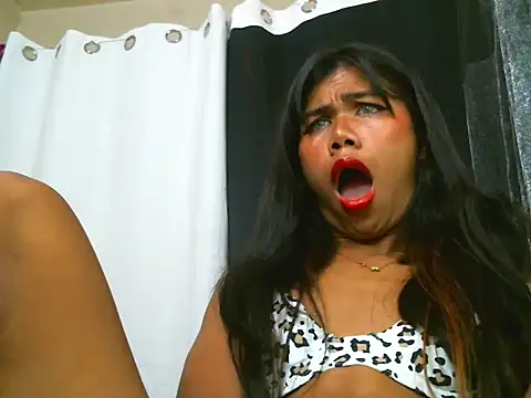 Snapshot of alezandraxx chatting on October 1, 2025, 12:33 pm alezandraxx online show from October 1, 2025, 12:33 pm