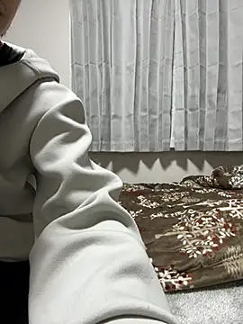 Snapshot of saku_channel chatting on April 4, 2026, 12:24 pm saku channel online show from April 4, 2026, 12:24 pm
