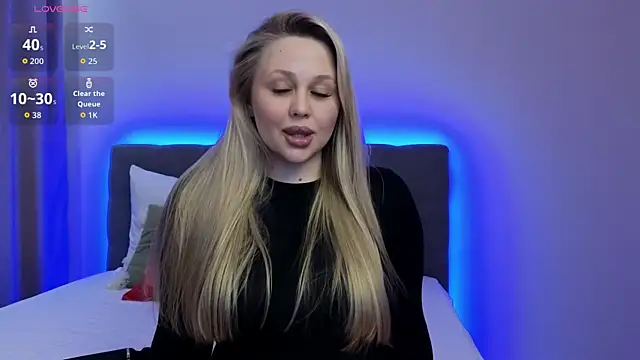 Estella Elwood online show from October 18, 2025, 4:30 pm