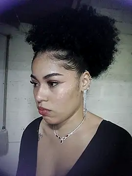 delaylacruz online show from November 11, 2025, 1:27 am