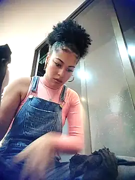 delaylacruz online show from November 13, 2025, 12:53 am