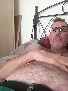 gigolobcn online show from April 13, 2026, 1:38 pm