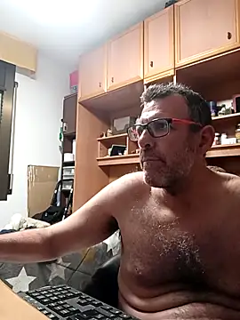 gigolobcn online show from April 18, 2026, 10:54 pm