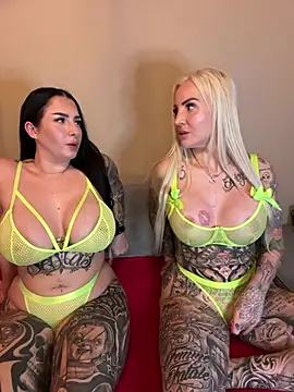 CoraDiamond online show from February 18, 2026, 5:53 pm