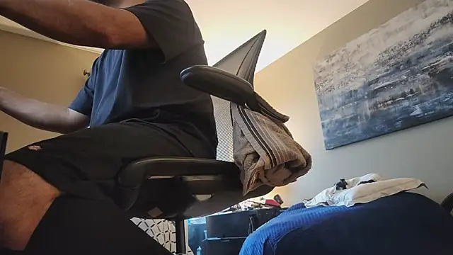 LeeCox online show from April 1, 2026, 1:06 am