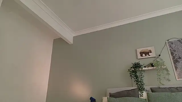 Nickifox   online show from October 13, 2025, 7:47 pm