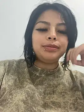 Lili milk20 online show from April 17, 2026, 7:06 pm