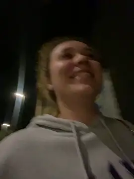 Snapshot of Wild2XXX chatting on October 21, 2025, 11:27 pm Wild2XXX online show from October 21, 2025, 11:27 pm