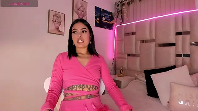 Snapshot of Cleo-smith chatting on October 17, 2025, 3:20 am Cleo-smith online show from October 17, 2025, 3:20 am