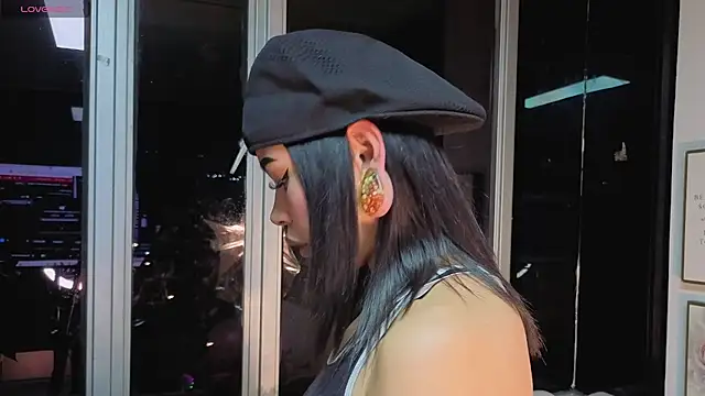 Snapshot of Cleo-smith chatting on October 23, 2025, 4:01 am Cleo-smith online show from October 23, 2025, 4:01 am