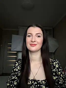 EvelinCuper online show from November 19, 2025, 6:24 am