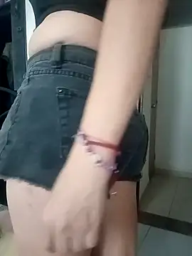 tany90 online show from October 6, 2025, 7:33 pm