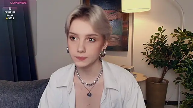 Snapshot of OdelynaAsp chatting on December 4, 2025, 11:52 am OdelynaAsp online show from December 4, 2025, 11:52 am