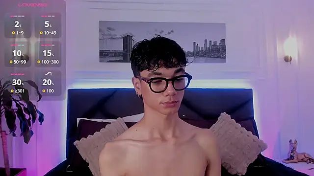 Phillicious   online show from November 1, 2025, 10:23 pm