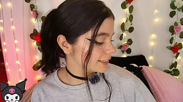 cutee andrea online show from December 3, 2025, 3:03 am