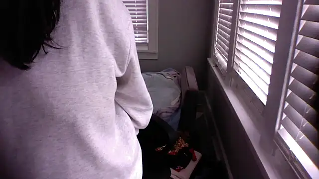 furikitty online show from November 11, 2025, 5:57 pm