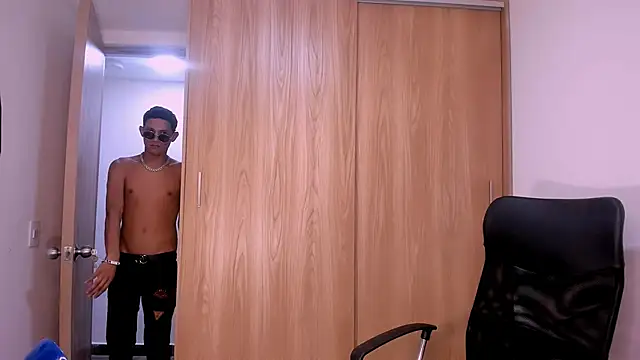 Toy boy777 online show from February 12, 2026, 9:15 am