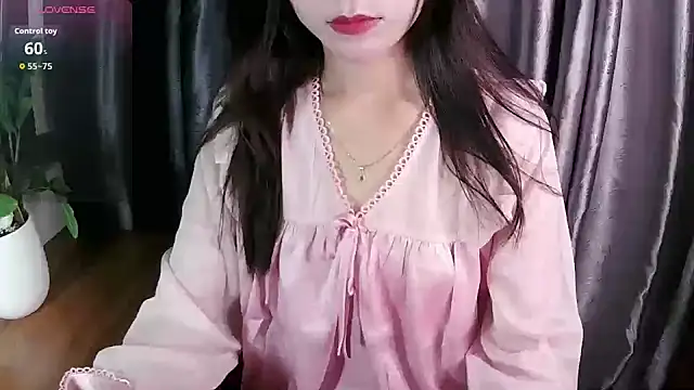 Snapshot of Mai_aug chatting on October 27, 2025, 3:16 pm Mai aug online show from October 27, 2025, 3:16 pm