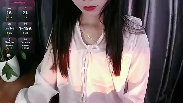 Snapshot of Mai_aug chatting on November 14, 2025, 3:44 pm Mai aug online show from November 14, 2025, 3:44 pm