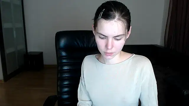 AmelieReve online show from October 14, 2025, 4:41 pm