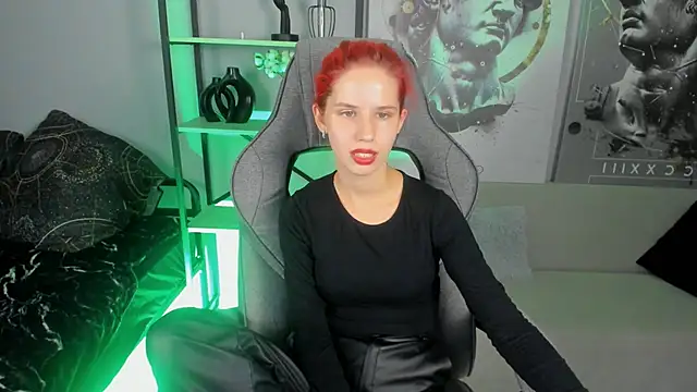 Snapshot of NitaNihil chatting on October 18, 2025, 8:09 pm NitaNihil online show from October 18, 2025, 8:09 pm