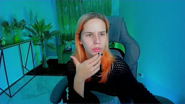 Snapshot of NitaNihil chatting on December 1, 2025, 7:02 am NitaNihil online show from December 1, 2025, 7:02 am