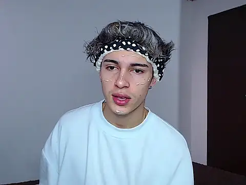 john vichenso online show from November 4, 2025, 10:09 pm