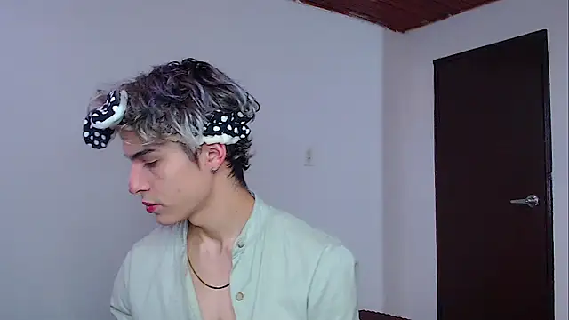 john vichenso online show from December 1, 2025, 9:53 pm