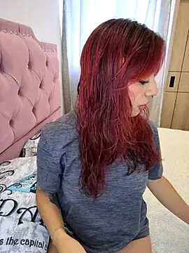 Snapshot of sarah_lark_ chatting on October 19, 2025, 12:06 pm sarah lark online show from October 19, 2025, 12:06 pm
