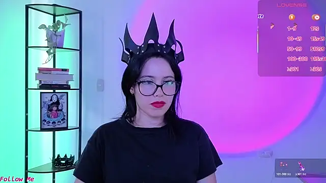 girldom online show from March 7, 2026, 9:12 pm