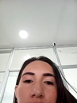 xxx Alice  online show from October 13, 2025, 12:05 pm