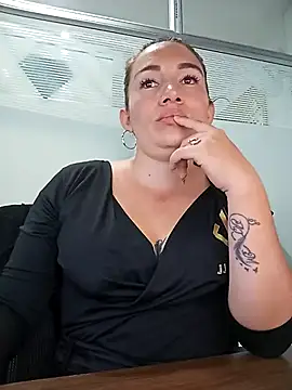 xxx Alice  online show from November 22, 2025, 12:42 am