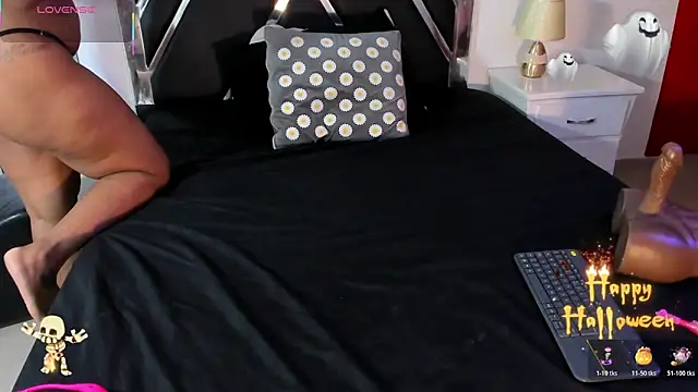 Michelle Lewis  online show from October 31, 2025, 4:52 pm