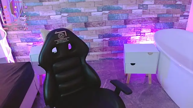 ZURY TAY online show from September 10, 2025, 12:05 pm