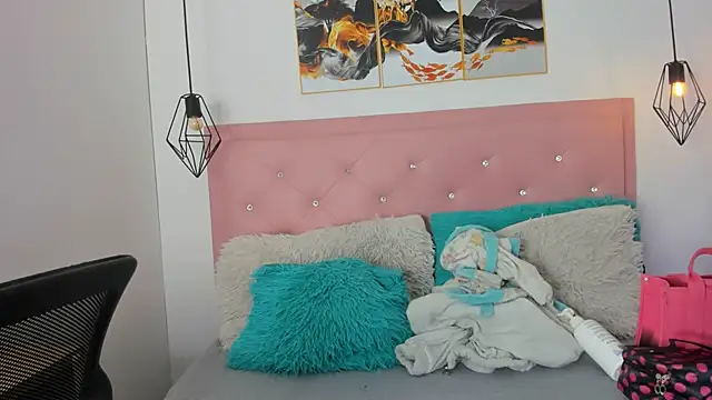 dulce  lust online show from September 10, 2025, 11:38 pm