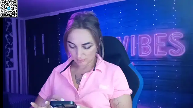 Snapshot of Blonde_Temptation chatting on September 12, 2025, 10:43 pm Blonde Temptation online show from September 12, 2025, 10:43 pm