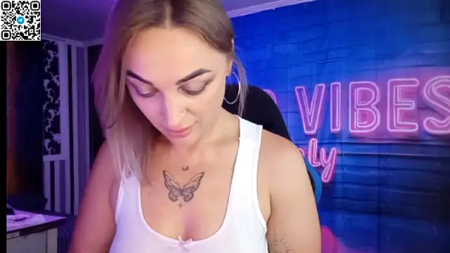 Snapshot of Blonde_Temptation chatting on September 13, 2025, 12:16 pm Blonde Temptation online show from September 13, 2025, 12:16 pm