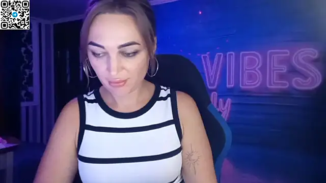 Snapshot of Blonde_Temptation chatting on September 14, 2025, 7:24 pm Blonde Temptation online show from September 14, 2025, 7:24 pm