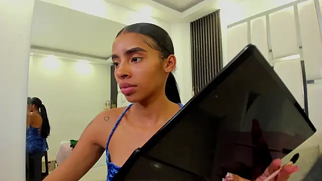 sarah ashbourne online show from October 11, 2025, 8:29 pm