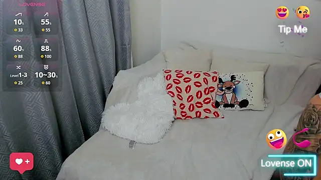 MiaKiittyy online show from February 11, 2026, 10:37 pm