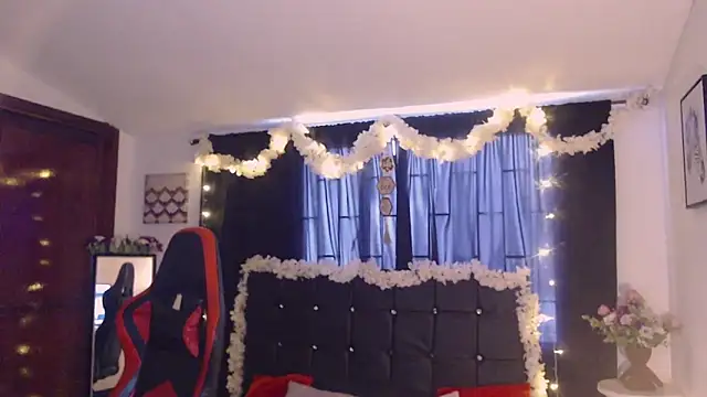 Sofia-mel online show from October 7, 2025, 3:09 pm