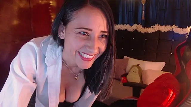 Sofia-mel online show from October 24, 2025, 10:17 pm