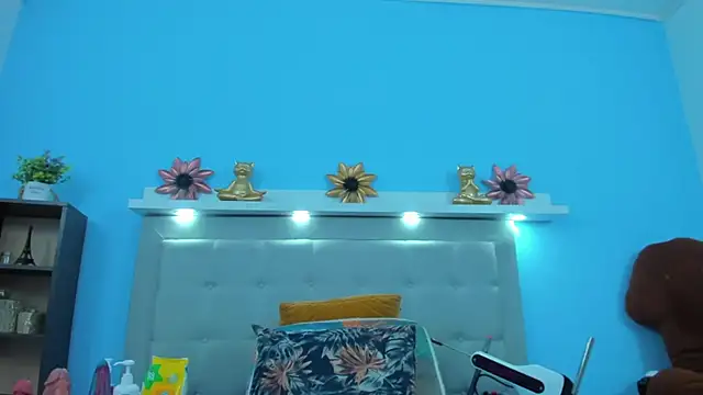 neferet opal online show from December 19, 2025, 12:17 am