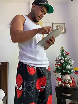 DeimonOficial online show from December 14, 2025, 4:34 pm