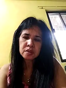 Snapshot of Prettysweetmum chatting on March 18, 2026, 12:36 am Prettysweetmum online show from March 18, 2026, 12:36 am